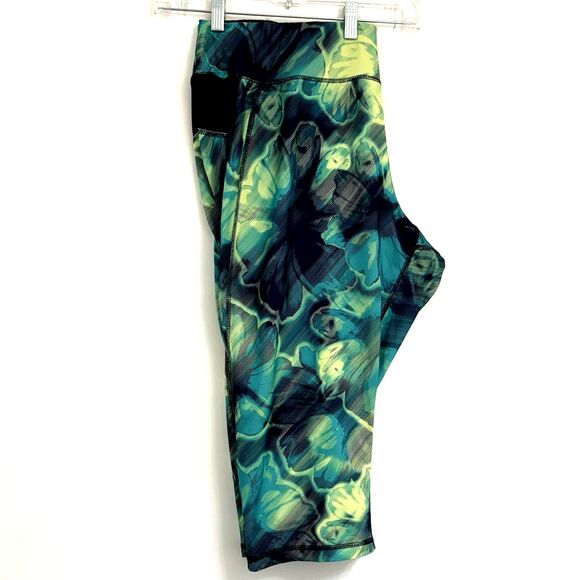 Tek Gear Women's 2X (39x20) DRYTEK Printed High-Waisted Capri Leggings Pockets - Picture 2 of 15
